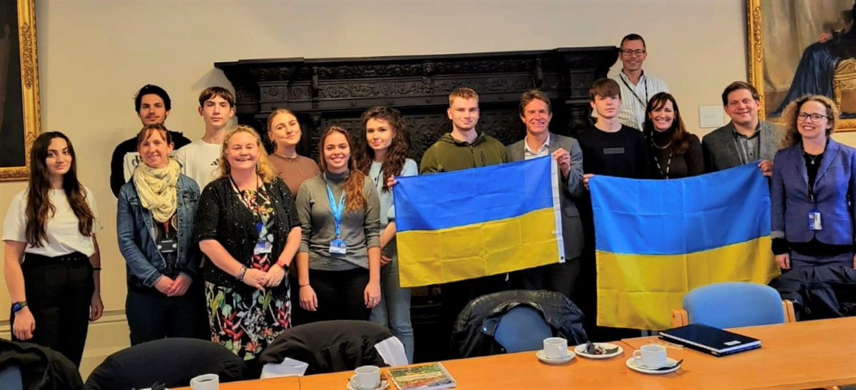 SwanseaUni's tweet photo. Ukrainian students given official welcome to Swansea University.🇺🇦🏴󠁧󠁢󠁷󠁬󠁳󠁿

"Swansea University stands with the people of #Ukraine.

Our Ukrainian students add to the richness and diversity of our community. We are fortunate to have them with us".

https://t.co/erPLeqKUWv
#TwinforHope https://t.co/ExF36cW9b7