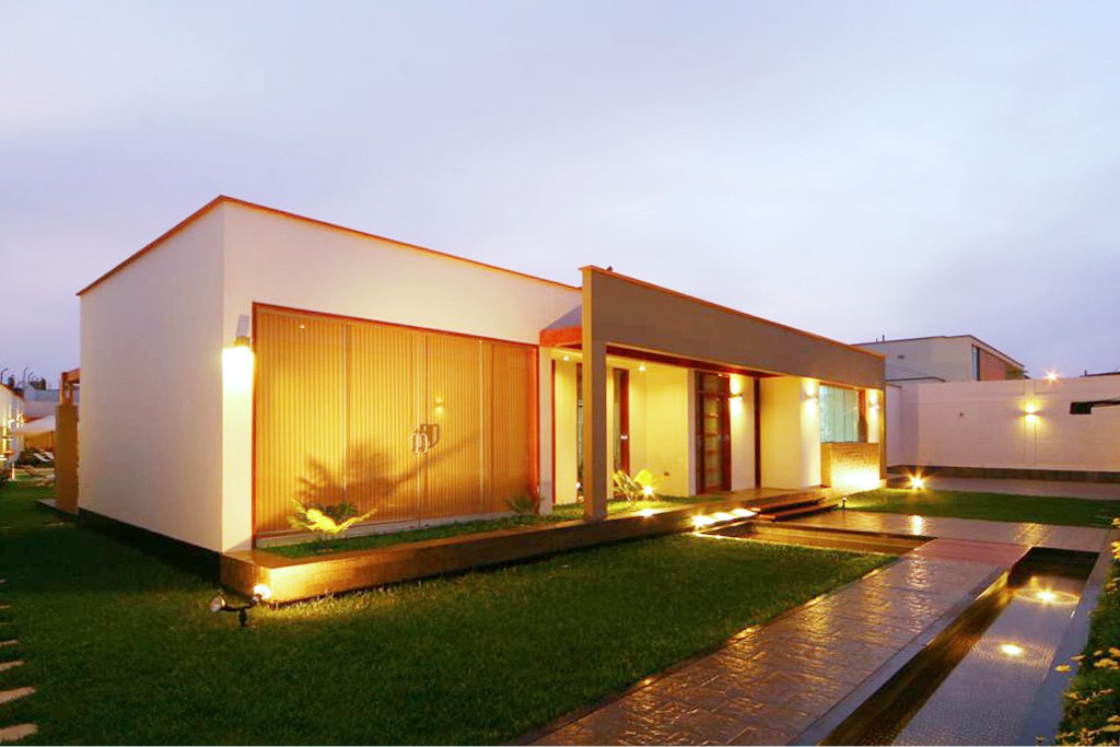 aramconst's tweet photo. CASA DE CAMPO EN PIMENTEL 1300M²
Construimos una casa en Pimentel en un terreno de 1300 m² casa con 4 habitaciones, sala comedor, piscina, un bungalow para invitados y áreas verdes.
#casadecampo #construcciondecasas #bungalow
https://t.co/ef9vmonvmX https://t.co/8dwfry6CMD