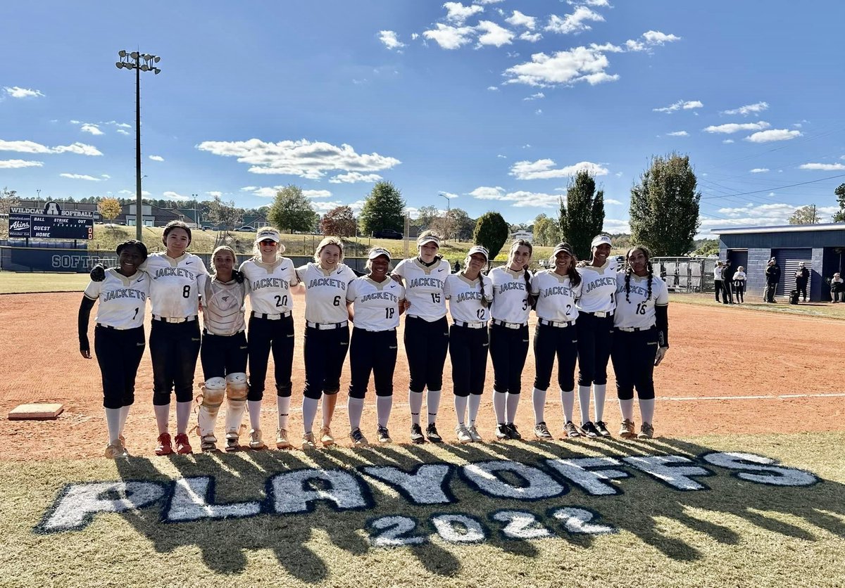 2026Jordan_99's tweet photo. My first high school softball season is a wrap! Super Regionals for the first time in over 3 years!! I had a pretty good first season ending with .423 AVG, 35 hits, 4 HRs, .534 OBP and 33 RBIs. @FCGAGroves_2025 @Los_Stuff @CoastRecruits @SBRRetweets @SprayberryATH https://t.co/ZDYizKGW17