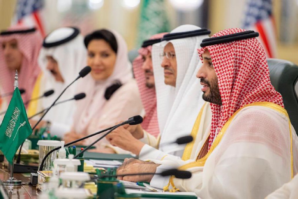 "#السعودية كانت موجودة قبل الولايات المتحدة بـ 30 عاماً، ولا ندفع شئ مقابل أمننا، نحن نشتري الأسلحة ولا نأخذها بالمجان" 🇸🇦 

-الأمير #محمد_بن_سلمان، 2018