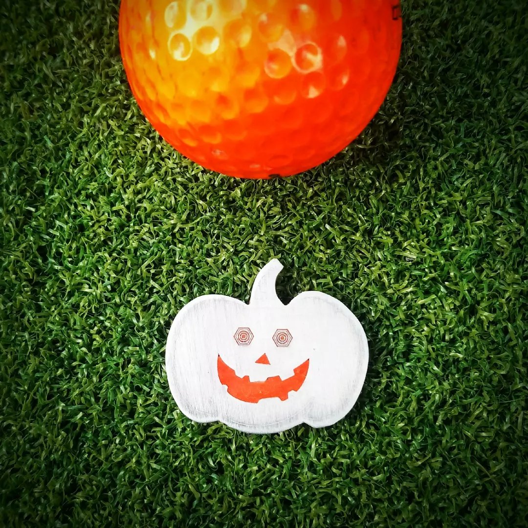 FutureRetroGolf's tweet photo. Halloween special edition marker set 😀🎃💀 Laser engraved with glow in the dark Ultra Violet paint fills. Only 20 sets available: https://t.co/1V5qUE0NOu #Halloween #SpookySeason #ShopSmall #CustomGolf https://t.co/vT15a0wziH