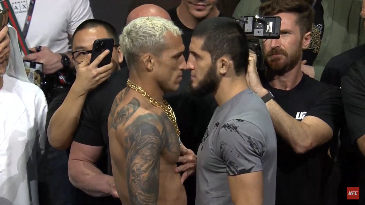 JackDoyle1888's tweet photo. Hard to explain to Shauni why I’ve been so buzzing the past 2 days just at a couple guys staring at each other, can’t wait for this https://t.co/JBGPWGngt2