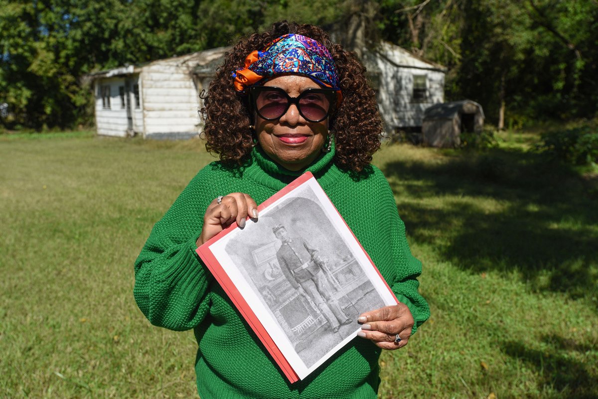 Add a walking path to your wooded backyard! FREE #umesextension workshop Oct. 29, 9-noon. LEARN from DOING and be part of the creation of Hattie's Trail, a section of the #buffalosoldier #livinghistory Historic Site in Allen. Register at bit.ly/3CVUbMu 
📷Todd Dudek