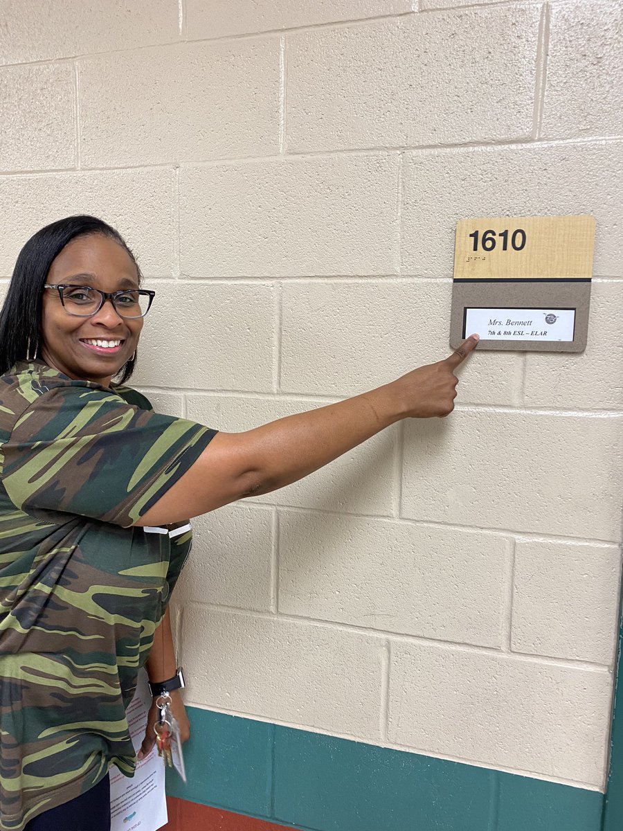 ARJH_Library's tweet photo. Campus Goals Photo scavenger hunt with 8th ELAR #RJHGameOn https://t.co/2ZHPWlVXwc