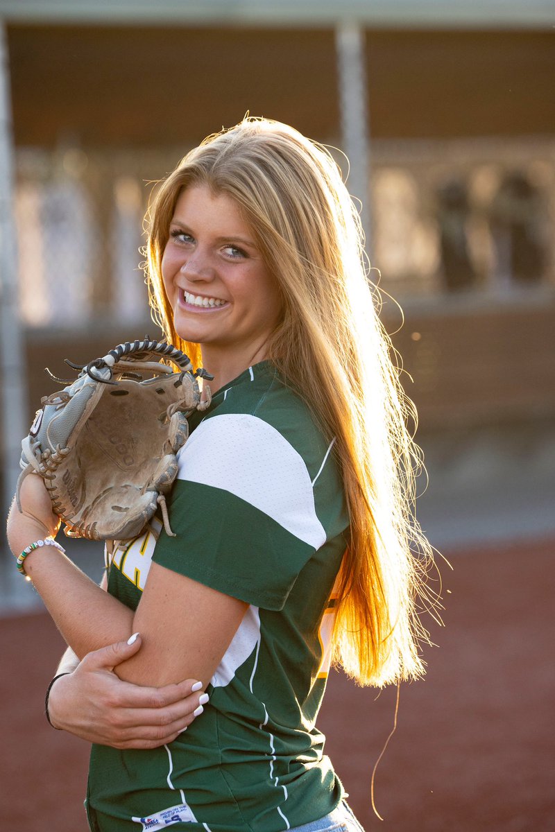 Congrats to <a href="/Faith_mills11/">Faith Mills</a> for winning the 2022 Rick Gilbride Sportsmanship Award. You play the game the right way every single day. Thank you for leading by example &amp; for being an incredible role model who displays what it looks like to respect the game &amp; everyone involved! 💚