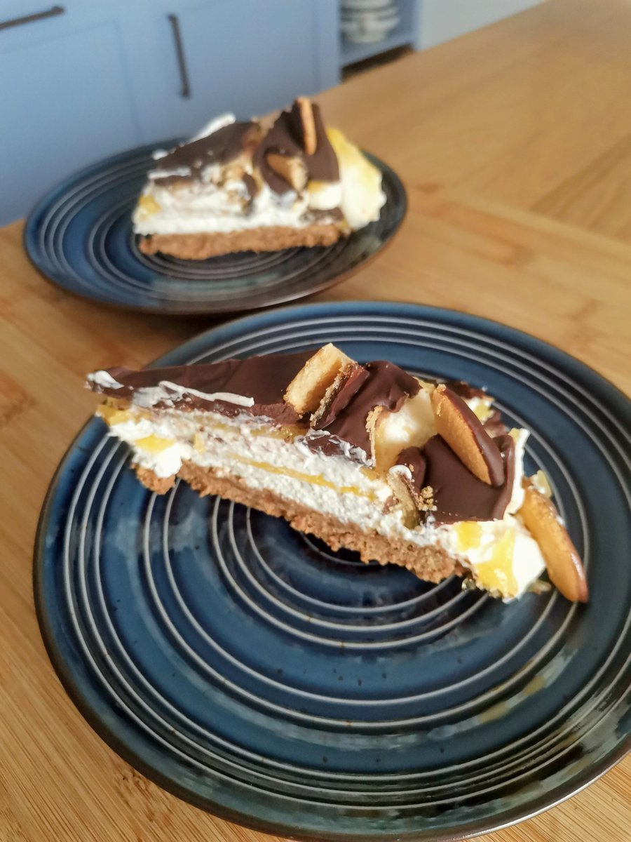 TopTeaLady1's tweet photo. Well.... We've got a little break in crickets teas...I've been meaning to try out this Chocolate Orange Jaffa Cheesecake for weeks. So here it is... Ooh yummy 😍#cricketteas #Portugal https://t.co/VS1IR79xax