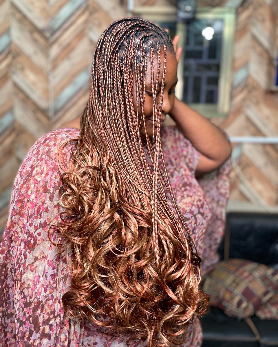 damaliesinam's tweet photo. Odo Yewu come to me for your Knotless braids with Ocean wave curls 
All the Japarians come to me😄
▪️▪️▪️▪️
#mawsbraid #mawsgang #braids #braiderinaccra #braiderinnungua #creativebraider #ghanaianbraider #ghana #hair  #oceanwavecurls #knotlessbraids https://t.co/TPtnRNrUQL