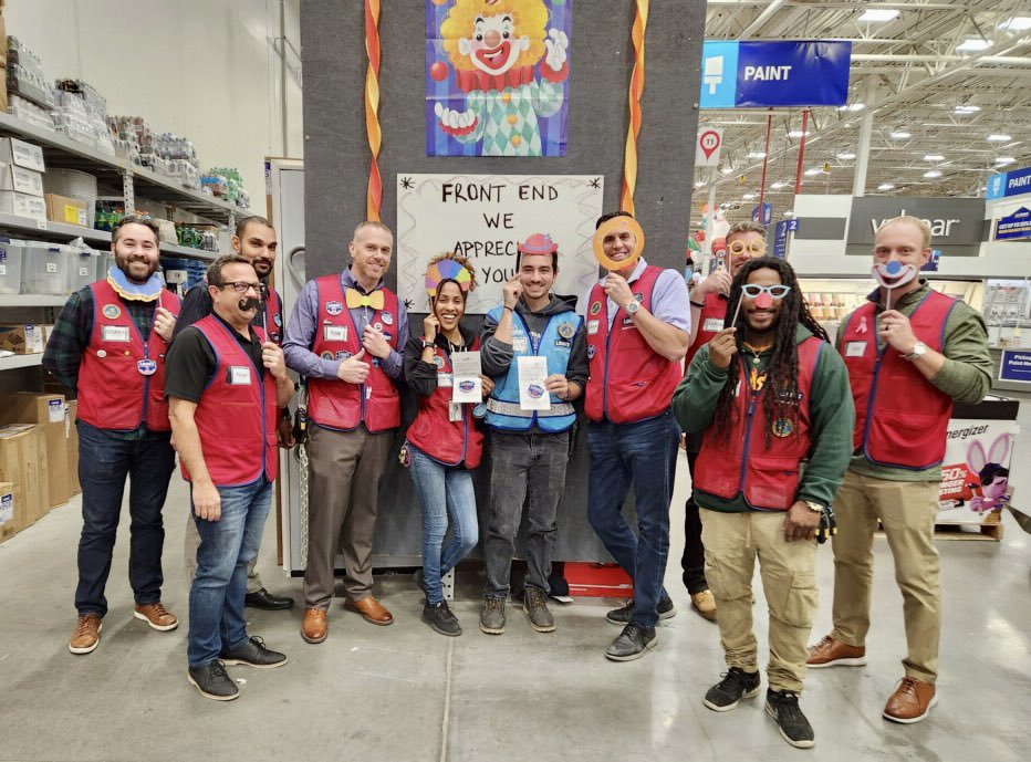 Celebrating front end appreciation with some awesome associates in 1862 East Brunswick! 
<a href="/church1230md/">Tom</a> <a href="/TweetUsR30/">TweetUsR30</a>