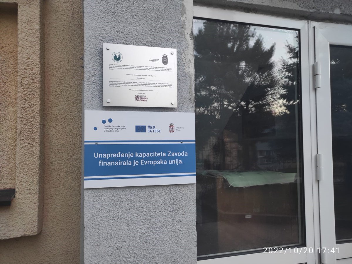 eusmmserbia's tweet photo. 🇷🇸 Državni sekretar u Ministarstvu za rad, zapošljavanje, boračka i socijalna pitanja, Mirko Janić, obišao je danas Zavod za vaspitanje omladine #Niš, u kojem borave maloletni migranti bez pratnje.
🇪🇺 EU kontinuirano podržava funkcionisanje i ove ustanove.
#eusmm #EUzaTEBE https://t.co/3BR1pNCRXt
