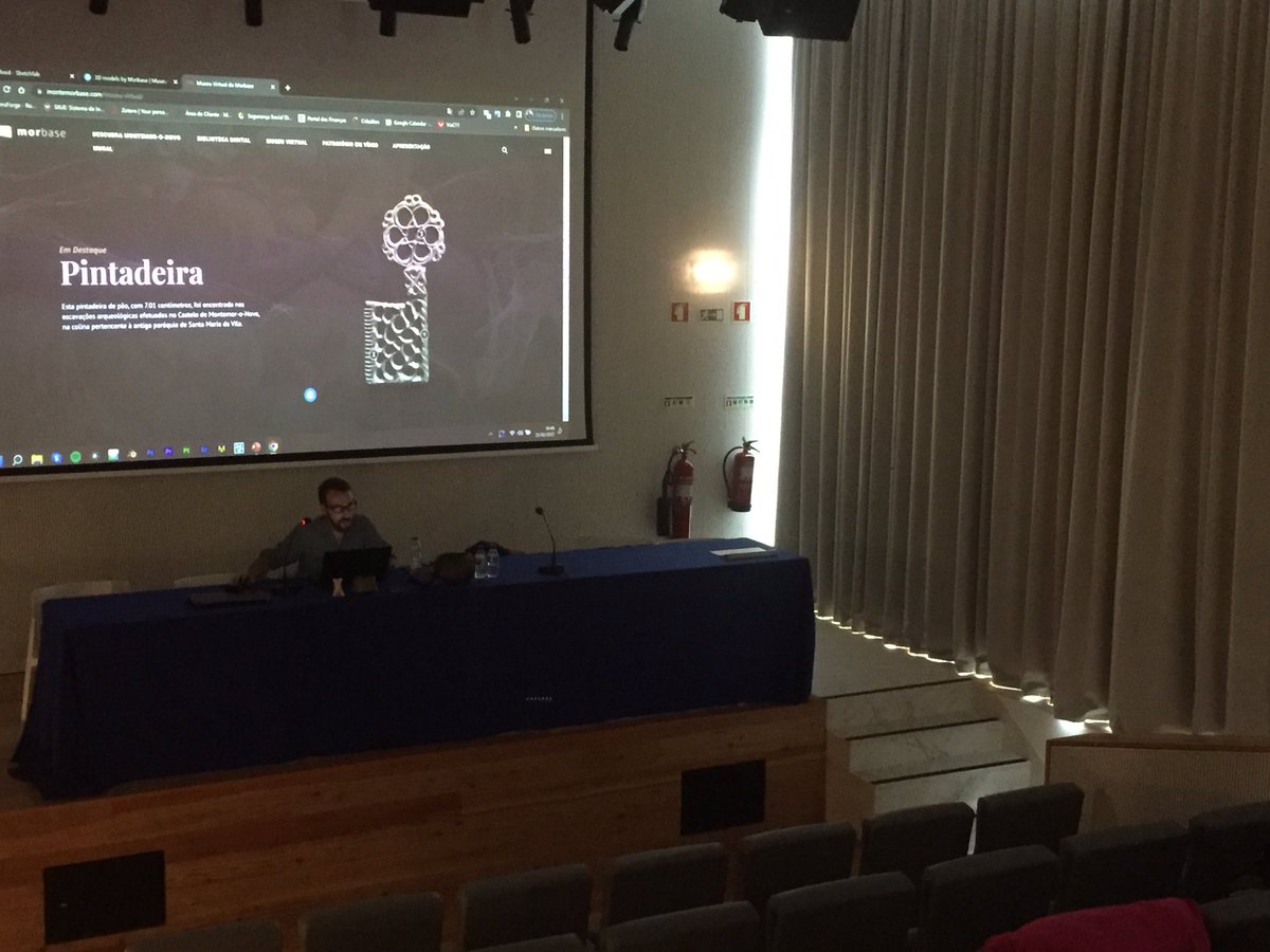 andrecarneiro73's tweet photo. Fechamos o campus com chave de ouro -quase literalmente, como se vê... 3D e infografias aplicadas à Arqueologia com quem melhor nos pode explicar: @CarlosCarpetudo . Organização @CM_Estremoz e @univdeevora https://t.co/xUhF6ylPkT