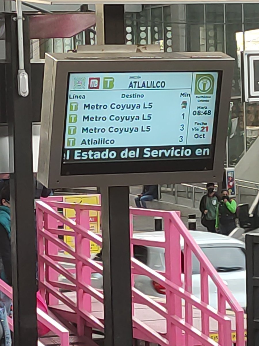 rbk_rg's tweet photo. @MetrobusCDMX @Claudiashein Es una burla que no nos informen... Y estemos esperando a que lleguen los supuestos ... https://t.co/Aqv5GC0frL