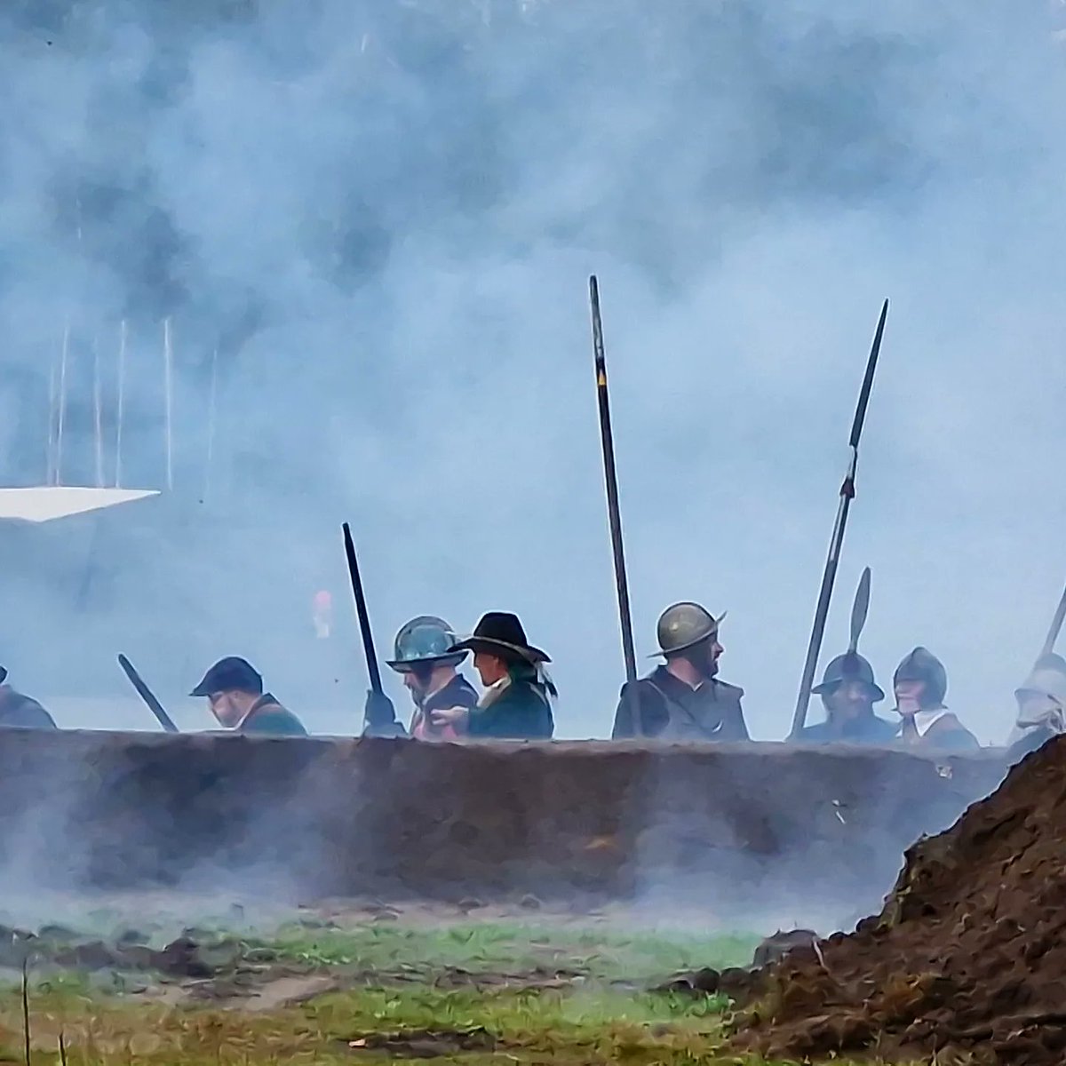 DefraggedH's tweet photo. Action packed Battle of Grolle in Groenlo on Friday, October 21, 2022.
#groenlo #slagomgrolle #slagomgrolle2022 #grolle #eightyyearswar https://t.co/LMi160jCrG