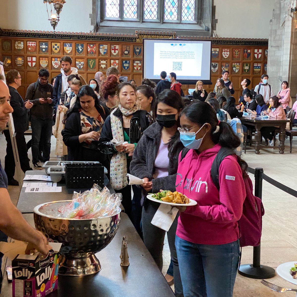 5-Buck Lunch is back next week! @harthouseuoft is hosting a tasty meal created by Executive Chef Marco Tucci — Tuesday, Oct. 25, 11:45am-12:45pm, in the Great Hall. Details here: harthouse.ca/events/5-buck-… #UofT