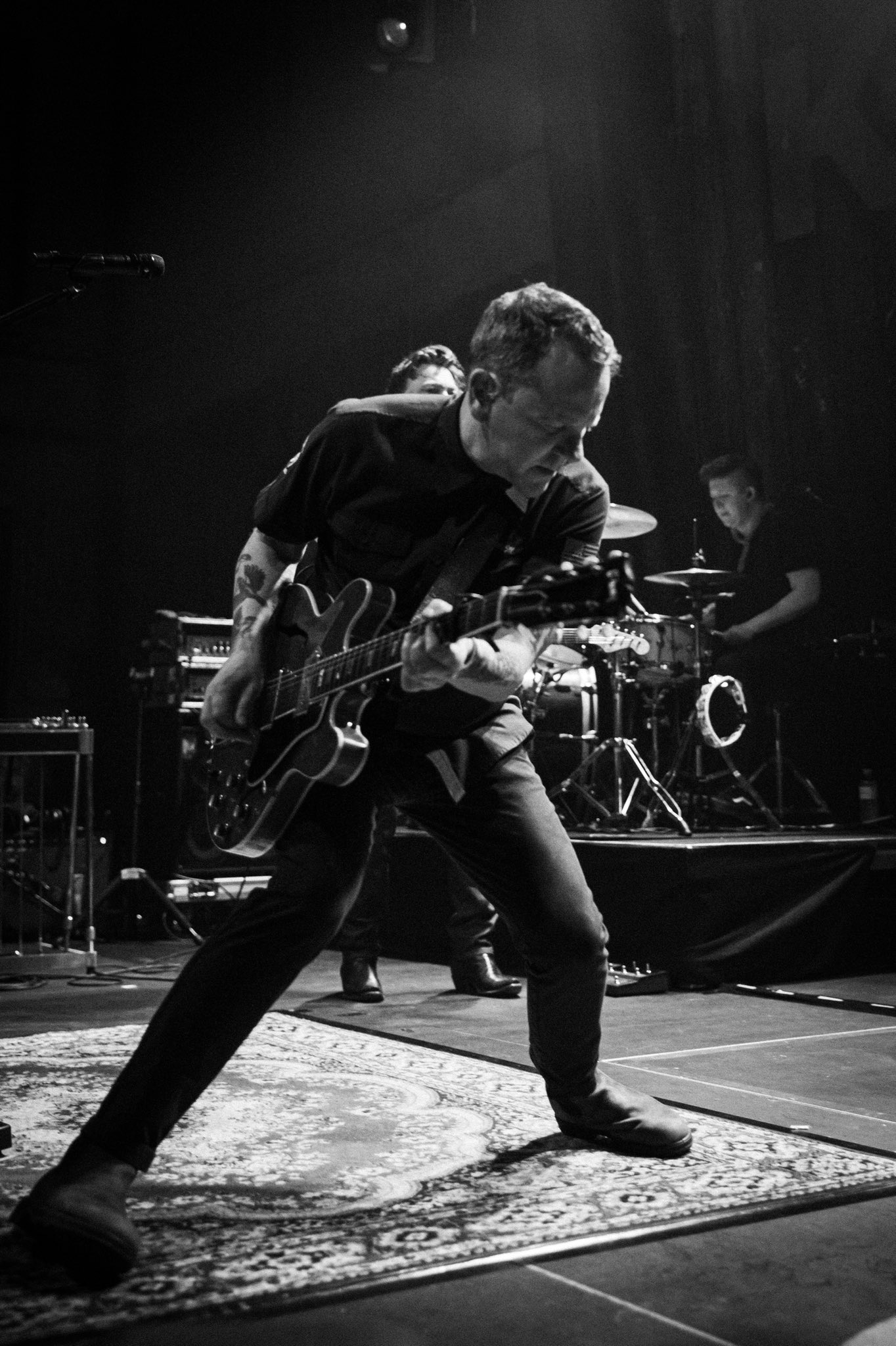 kiefer-sutherland-on-twitter-playing-our-last-show-in-germany-tonight