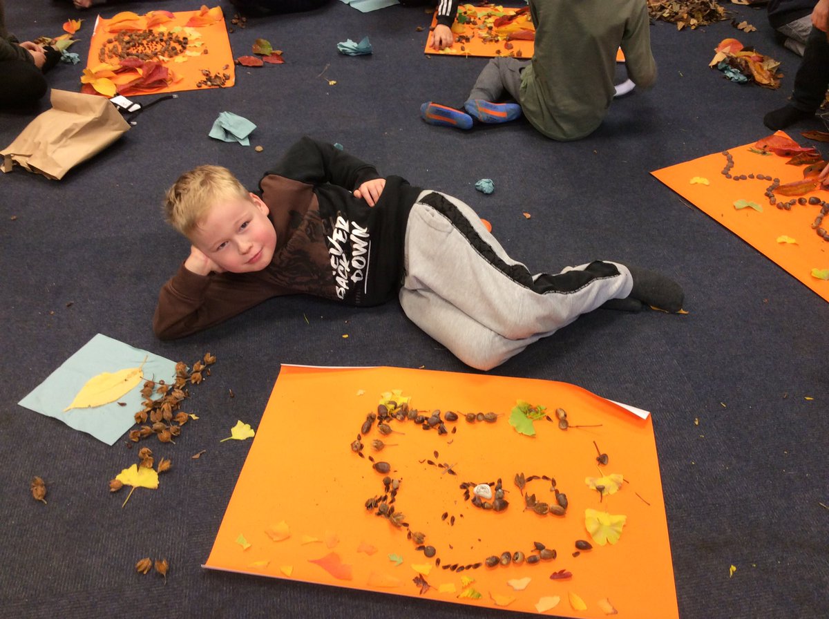 MIssBai69392016's tweet photo. #year4 #buildandcreate #healthandwellbeing. We are really proud of our pieces of art. @stjs_staveley https://t.co/PWd7Rnd3Az