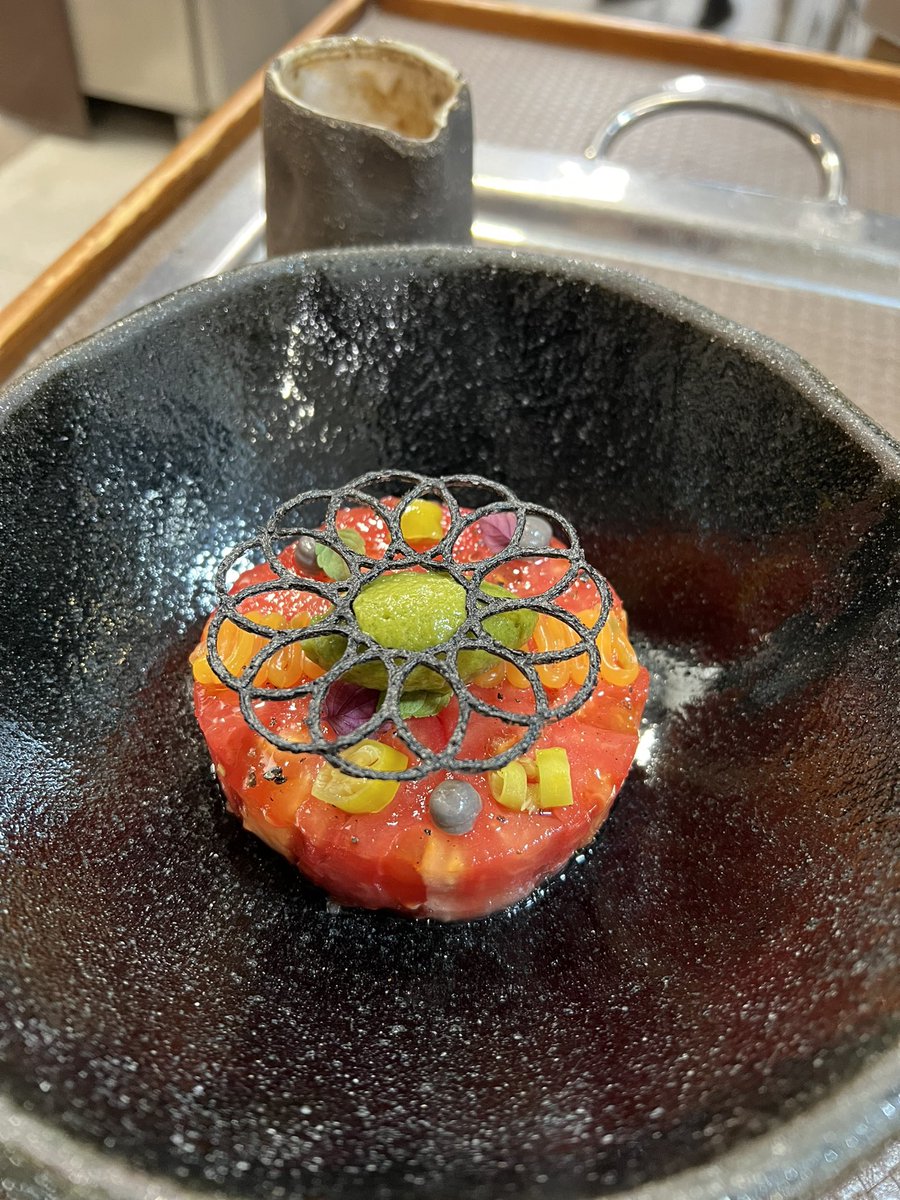 Anoche con nostalgia despedimos nuestro homenaje con tomate rosa “pipirrana2022” piparras, aceitunas, huevo ,su sopa fría, se mezclaban y se hacía querer mucho !!