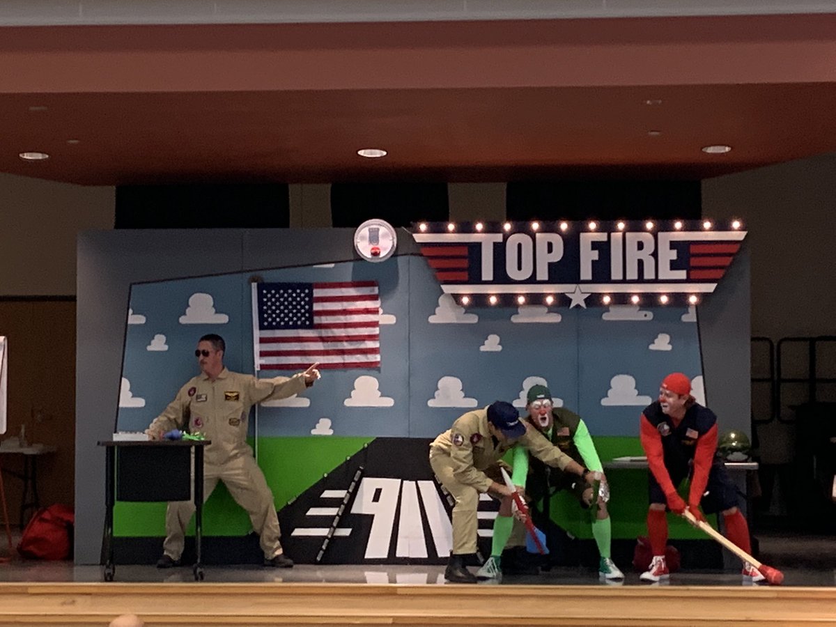 jmallinger01's tweet photo. CPFD HEATS teaching fire safety at Reagan Elementary. @CedarParkTX @ReaganElemCP @CPPFFA4233 https://t.co/q0yH1iZfzd