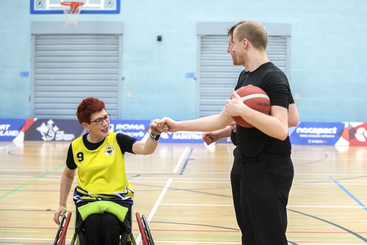 Interested in becoming a referee? 🏀☝️ We’re running a Level 2 refereeing course on Sunday 18th December at the University of East London! This course is open to anybody who wants to gain their qualification in refereeing wheelchair basketball. Sign up: bwb.playwaze.com/courses-and-wo…