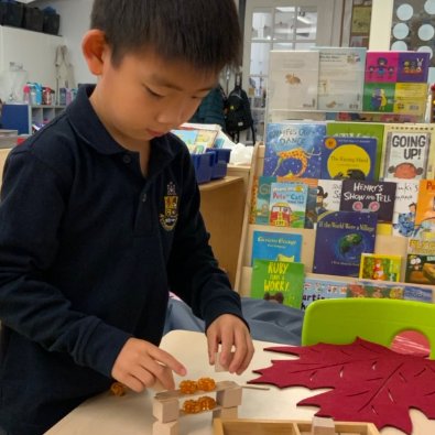maclachlan_ca's tweet photo. Students in Sk were given the task of constructing a gate using different materials and used their problem-solving skills to innovate various kinds of structures!
#Kindergarten #ProblemSoving #FineMotorSkills #MindsOn #Innovation #MacLachlanCollege #ReimaginingPossibilities https://t.co/pB8I1bILlC