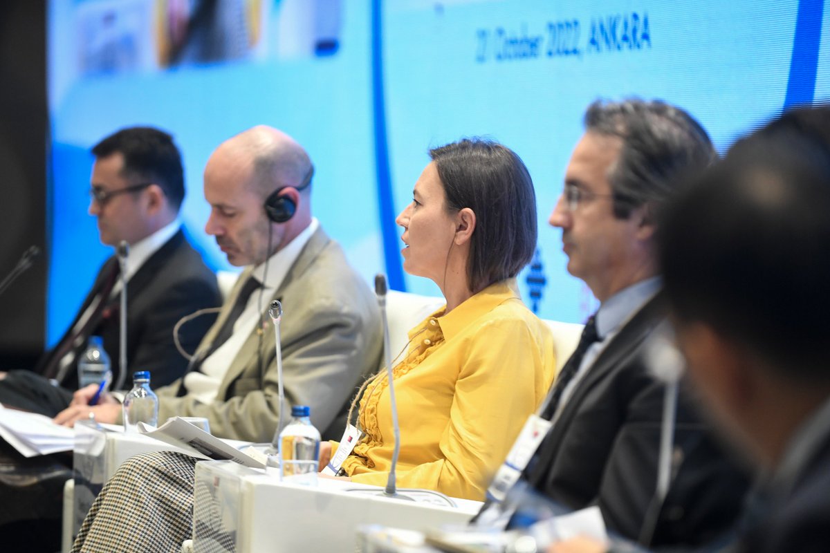 🗨The panels of today's event discussed next steps to help refugees transition from humanitarian aid to self-reliant employment. 📑Our new study on a potential Türkiye Compact introduced at the event argued this new approach can create 284,000 new jobs 👇 undp.org/turkiye/public…