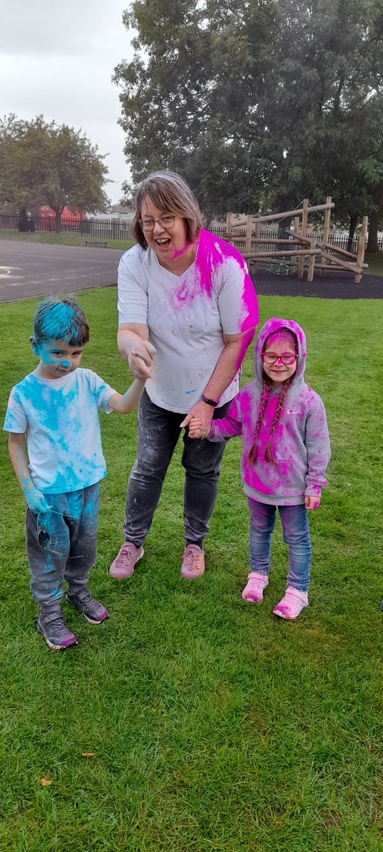 head2019's tweet photo. More colour run fun! https://t.co/UAcBZGAfsc
