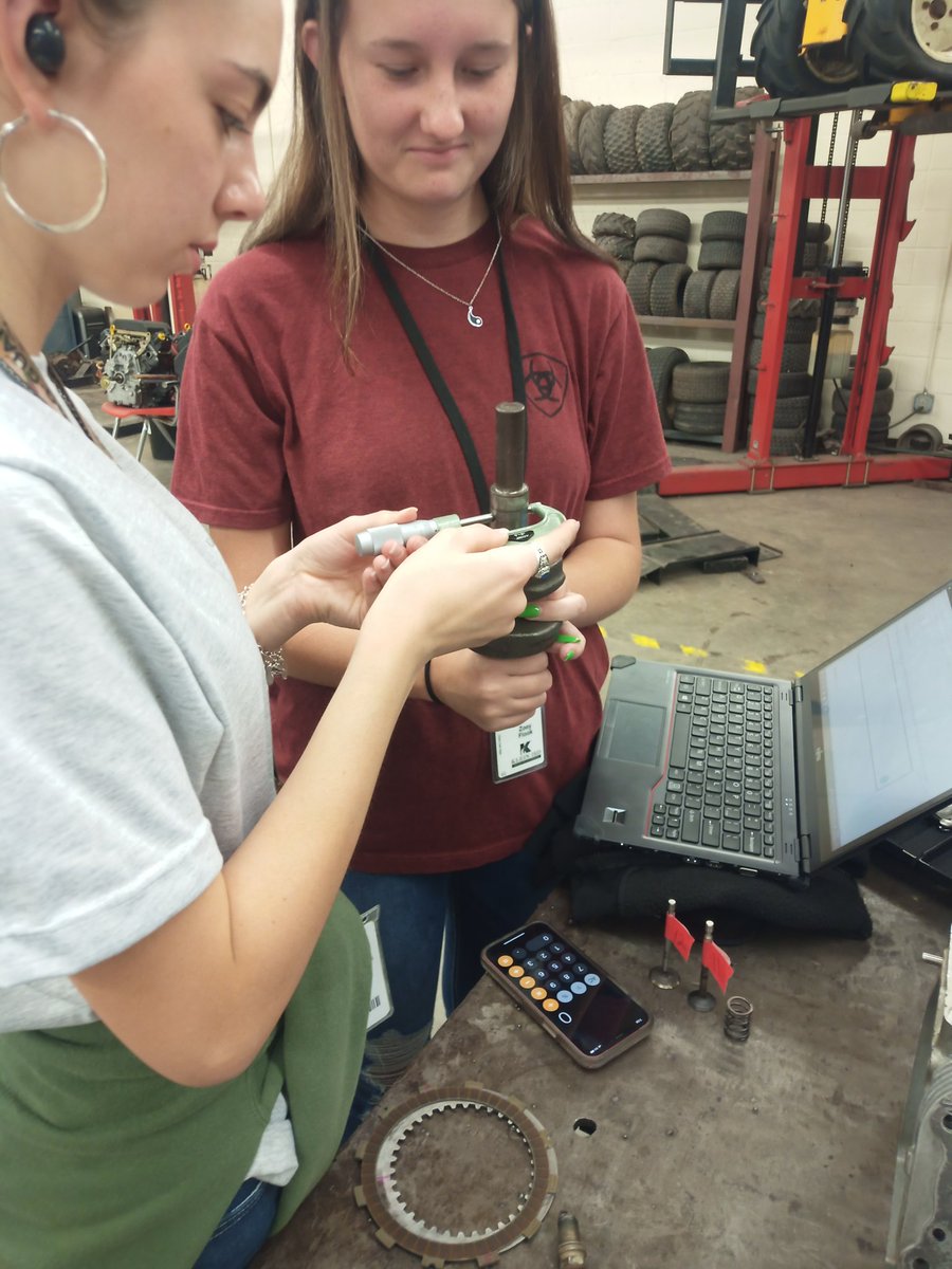 k_gaas's tweet photo. First year Small Engine students using their skills learned using micrometers and calipers for measuring engine components.
#WeAreKleinCTE https://t.co/fyknP4qxWP