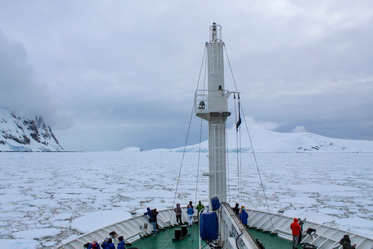 OceanwideExp's tweet photo. Christiaan Luteijn is not only a great #expeditionguide, he's also a superb photographer. Here are some of our #Antarctica favorites. https://t.co/AyJs4NYFeT