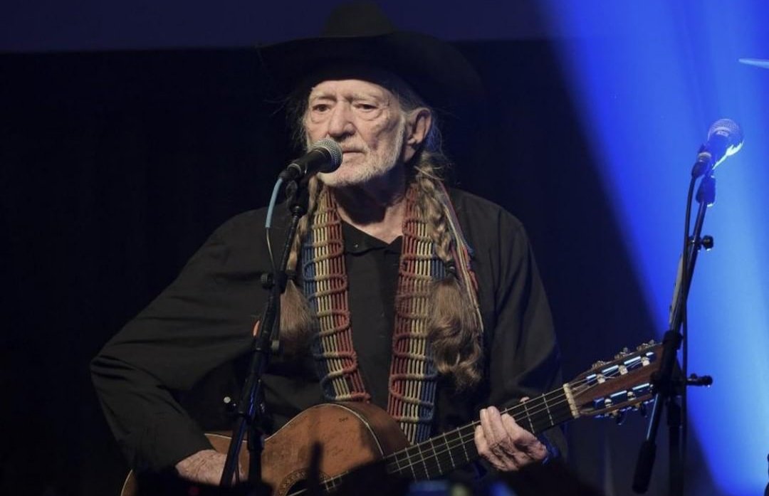 𝘊𝘦𝘦 𝘌𝘭 𝘉𝘦𝘦 tweet media