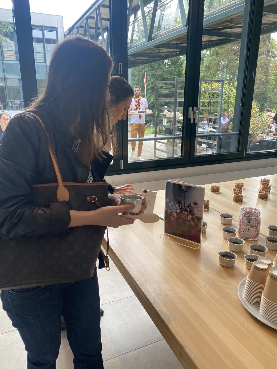 TruGeneva's tweet photo. On a la chance d’avoir #COFFOLA à nos côtés 💙 merci 🍫 https://t.co/uDwNR2ERLv