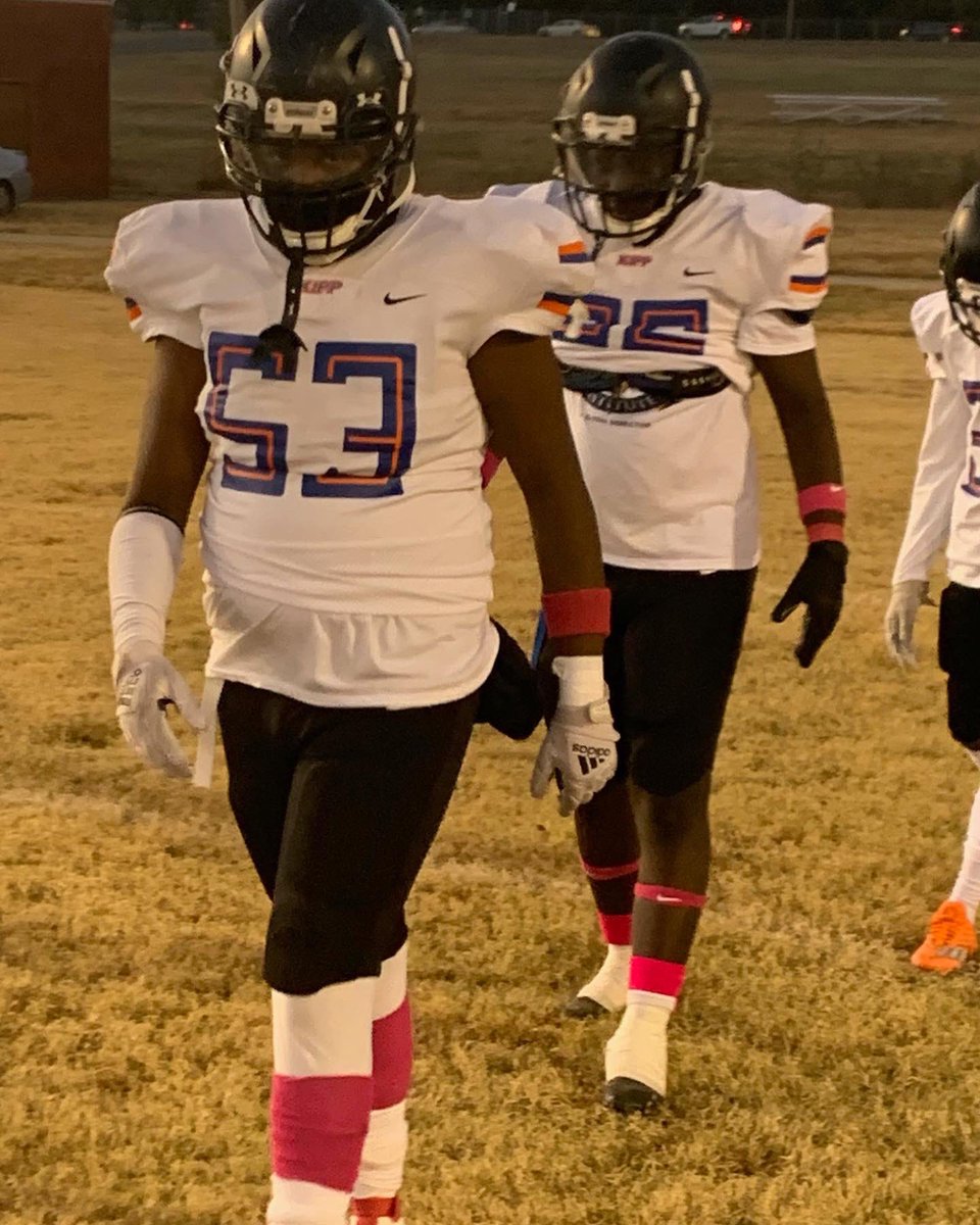 _2humbleyon90's tweet photo. Couple Flicks From Yesterday 🔥

@brycegilmore19 @KIPPFOOTBALL @twosixforthewin @Jr3Morris @northcutt7032 https://t.co/rfM8MLNF2F