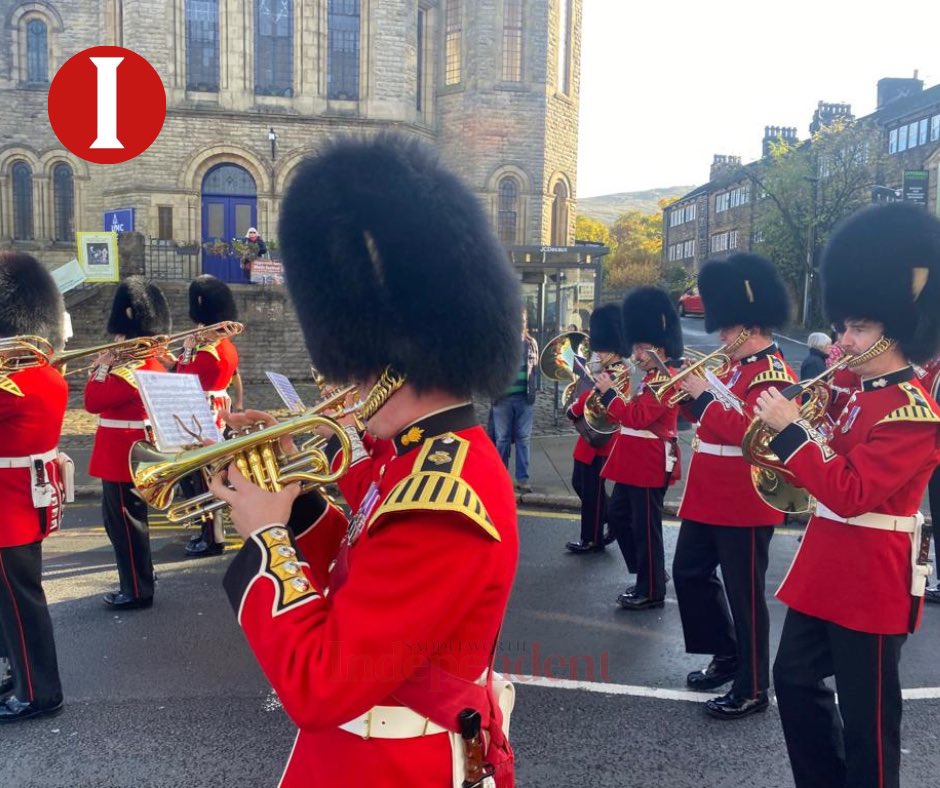 SaddIndependent's tweet photo. 💂🏼‍♀️ BY THE LEFT, QUICK MARCH: Grenadier Guards return to Saddleworth

The world-famous Regimental Band of the Grenadier Guards have returned to Saddleworth

Hundreds of people have lined Uppermill High Street to watch them march and perform

Did you get to see them? https://t.co/SqEjXpBr0F