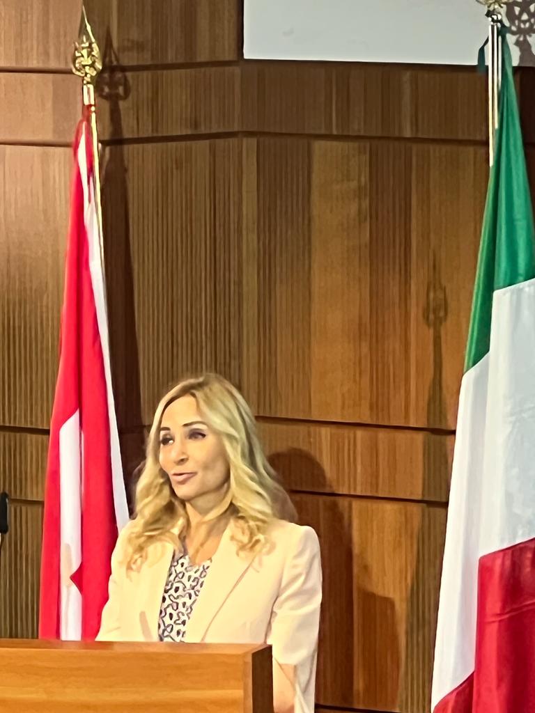 SwissAmbMENA's tweet photo. Uno stimolante scambio di idee su #fintech #migrazione #salute e #crisiclimatica riflette gli ottimi rapporti🇨🇭🇮🇹 oggi e domani al Forum di Dialogo🇨🇭🇮🇹 di #Zurigo con @SilvioMignano #FilippoLeutenegger @silviasteiner #MarcoSolari @grueni_avenir #GiampieroMassolo #LucioCaracciolo https://t.co/viKVvSODkn