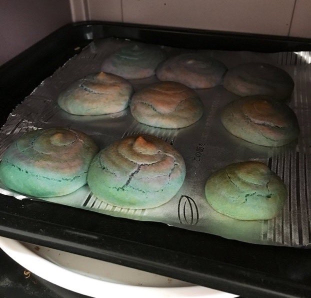 ใใใใใใญใฆใคใณใชใฎใงใๅใซใทใฅใผใฏใชใผใ ไฝใใใจใใฆๅบๆฅไธใใฃใ้ญ็ใฎ้ฃใน็ฉใใใฆใใใพใใ
โปไฝใงใใใชใฃใใฎใๆๆใจใ่ฆใใฆใชใใงใใใใ ้ๆนใฏๅ
ฅใใพใใ!!