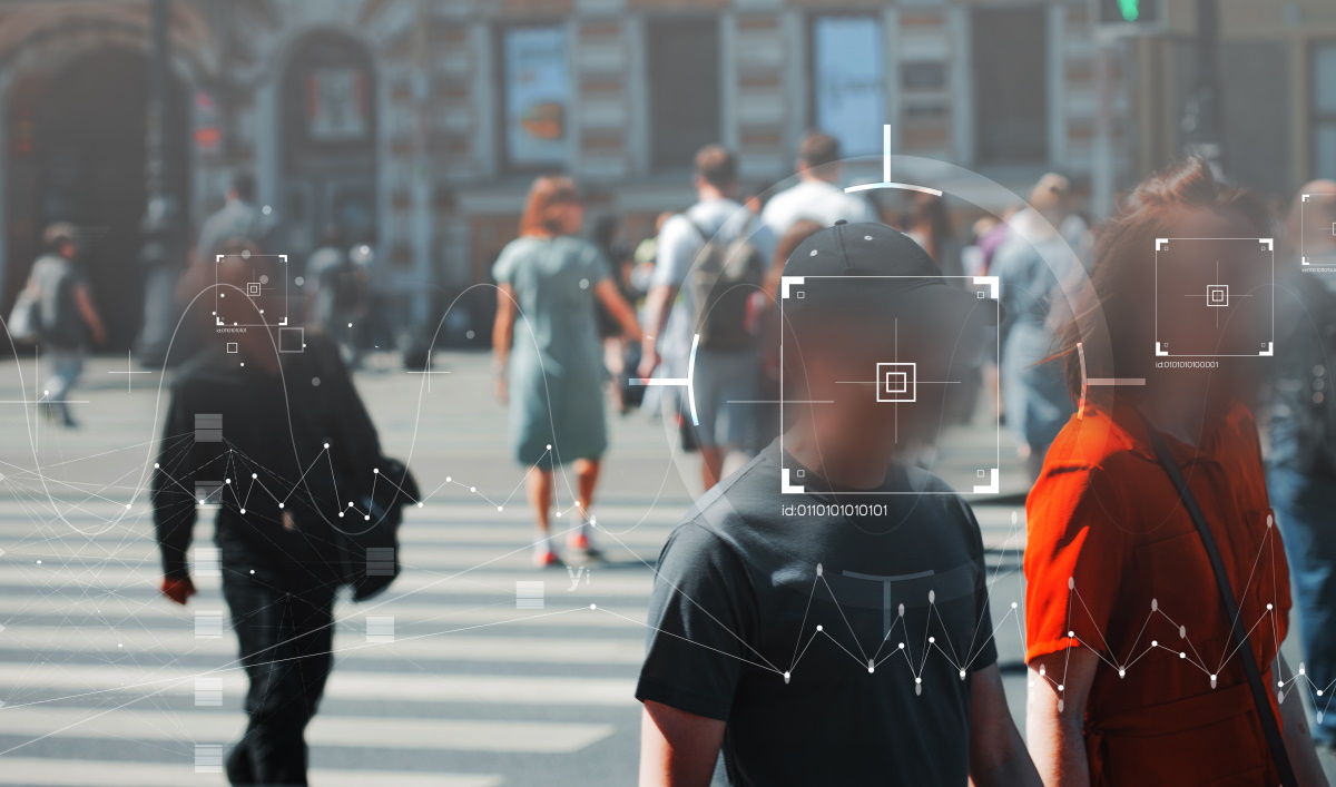 Reconnaissance faciale : Clearview IA condamnée à 20 millions d’euros par la Cnil - faceaurisque.com/2022/10/21/rec…