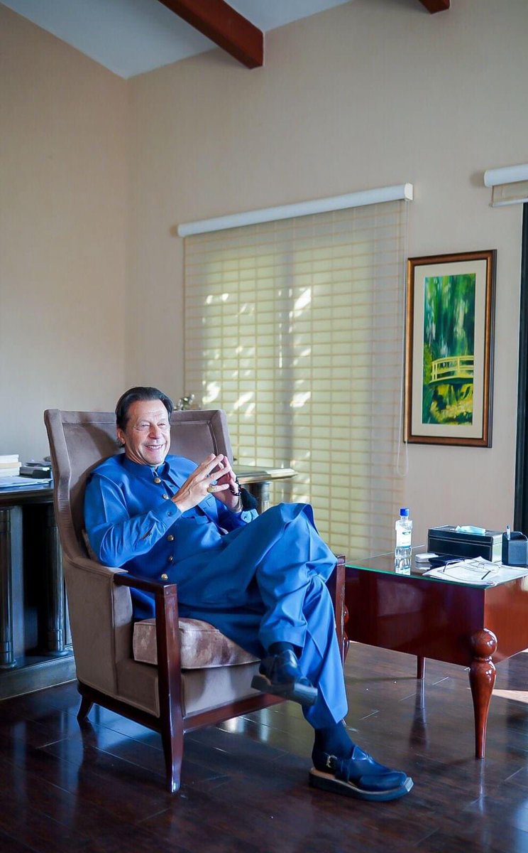 murfaadmayo's tweet photo. پٹواریوں کی نسلیں قربان اس "نااہل" پر 🔥
 #عمران_خان_ہماری_ریڈ_لائن https://t.co/vaVWi9TDz3