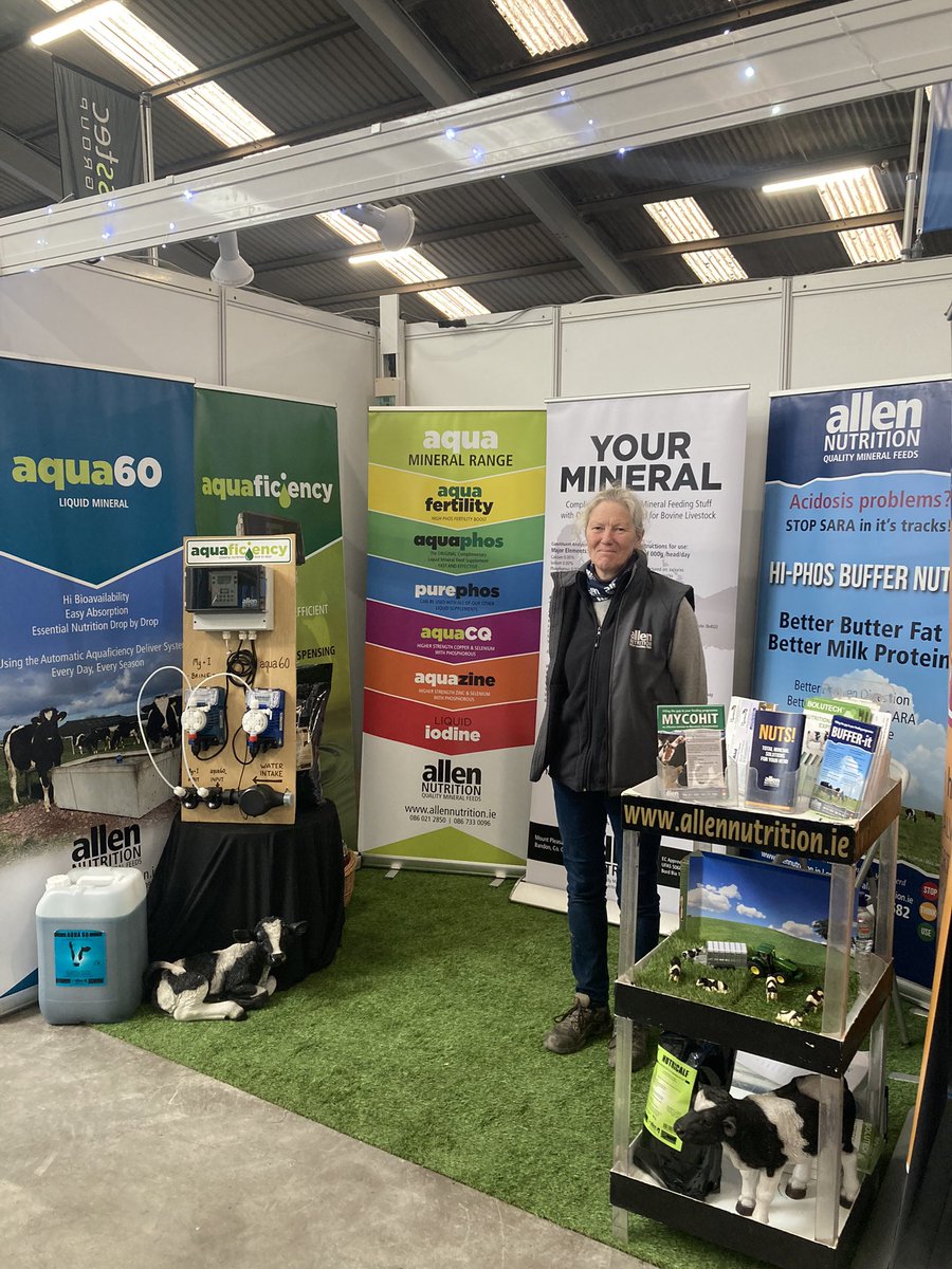 Thankful to be in out of the rain at the IHFA Dairy Show 🐮