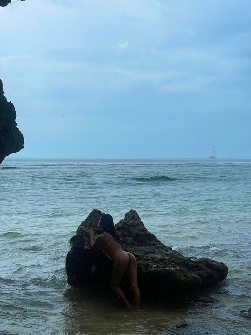 Storm in Bali. ⚡️#bts https://t.co/HaU91zCZLX<a href="/tag/bts"class="tags">#bts</a>