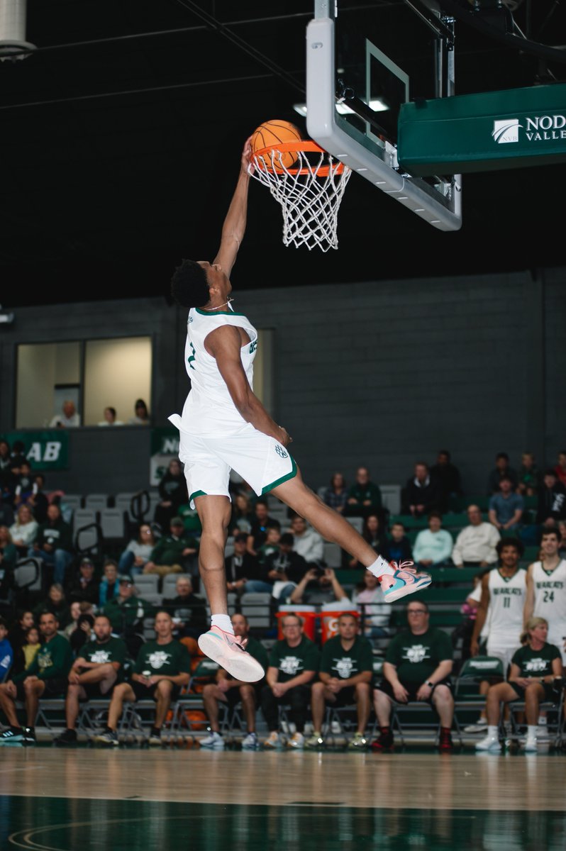 BearcatBash22's tweet photo. Oh what a night we had! Thank you to everyone for coming out to Bearcat Bash and thank you for your support of @bearcatsports. Thanks Avery Anderson for these great shots! https://t.co/LGVbK04N4S