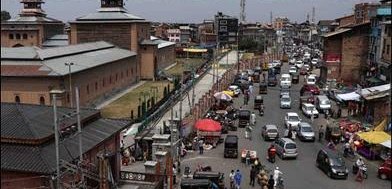 Rehaan_Koshur's tweet photo. Nowhatta once used to be a most violent place in Kashmir because of stone pelting on every Friday afternoon. And now it's a doorway towards peace, currently known as traders hub in Downtown, Srinagar.

Pic1: Before the abrogation of Art370.
Pic2: After the abrogation of Art370. https://t.co/gPFSR22IvZ