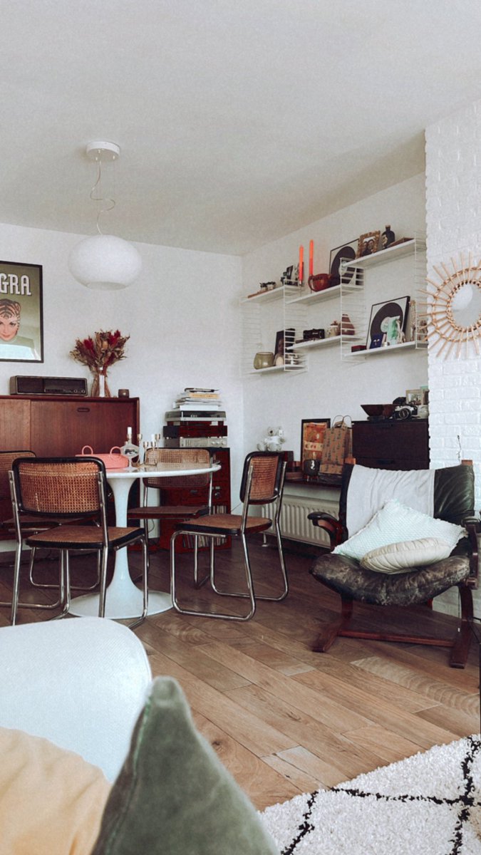 ‘T is de moment om een foto van mijn living te delen want ik heb gepoetst 😅