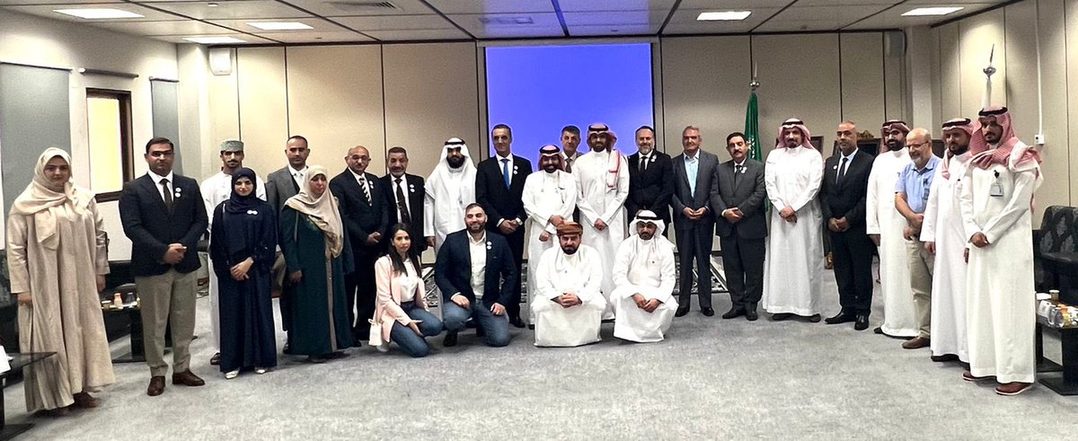 KsuOptometry's tweet photo. جانب من زيارة وفد من مجلس بصريات دول الشرق المتوسط لقسم البصريات في كلية العلوم الطبية التطبيقية،  حيث تمت زيارة عيادات البصريات ومعامل الأبحاث والتدريب والاطلاع على التجهيزات المتاحة لأعضاء هيئة التدريس والاخصائيين لخدمة المجتمع. https://t.co/jbfuHDCZsr
