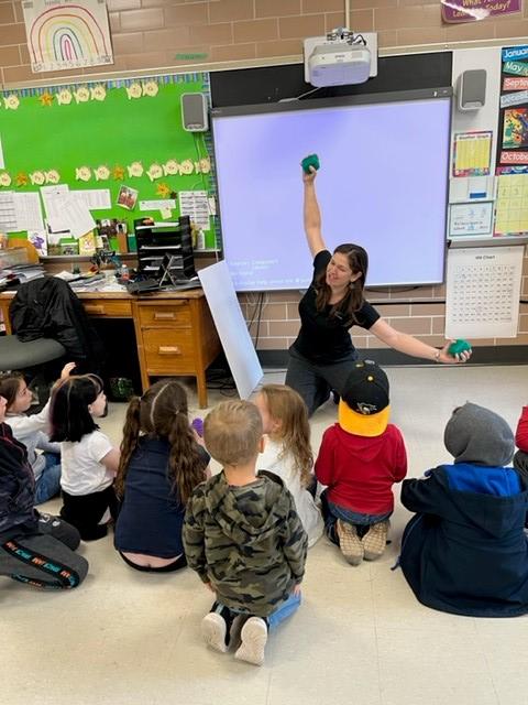 On Wednesday, CNL and <a href="/NA_YGN_CA/">NAYGN Canada 🇨🇦</a> visited Mackenzie Community School in #DeepRiver for #NuclearSciWeek.

If you want your school to join in on CNL’s Education Outreach Program, reach out to communications@cnl.ca or look on CNL.ca

#nuclear #nextgen <a href="/AECL/">Agrupamento ECL</a>
