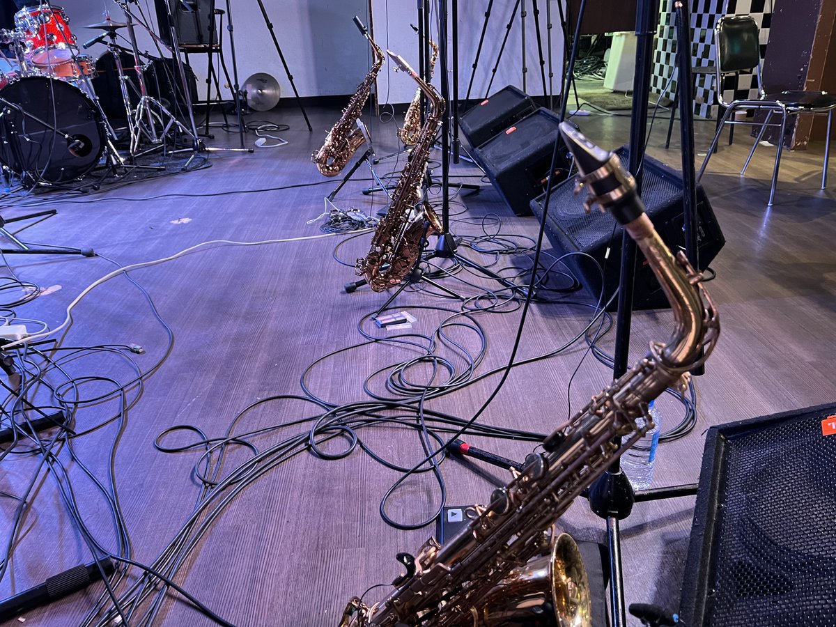 Tenta_Sax's tweet photo. 取り急ぎ本日のAlto Summitありがとうございました！
白熱しすぎてもう体力残ってない、、、
2/18の夜に伊丹Alwaysで個人的にでっかいライブやることが今決まったので空けておいてね🙏
#AltoSummit https://t.co/vNQbq4Tc15