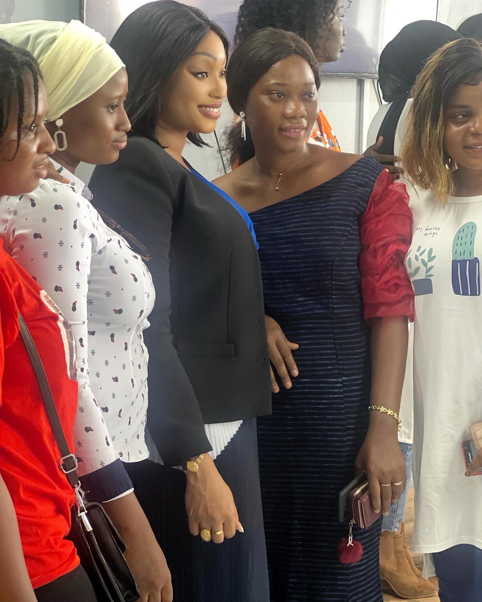 ALynnKaba's tweet photo. Image du 15-10

POUR LA JOURNÉE INTERNATIONALE DE LA JEUNE FILLE

Thème:La réussite d'une jeune fille n'est pas un mystère

Organiser par @PourDefis 

Très engagée pour l'épanouissement de la femme en générale et de la jeune fille en particulier j’ai assister à tant que panéliste https://t.co/2BTXongiAu