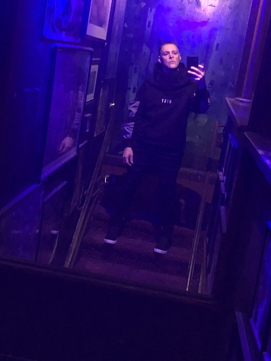 officialdkzero's tweet image. Obligatory selfie at the Rainbow in LA! #dkzero #rainbowbarandgrill