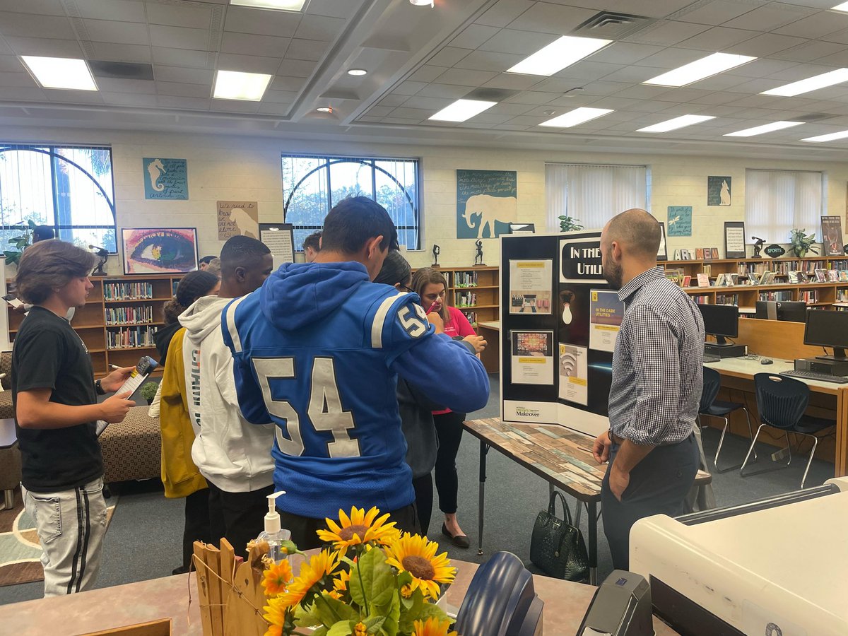Awesome morning at @TeamClayHigh1 for the <a href="/OfficialVyStar/">VyStar Credit Union</a> Reality Fair!  Thank you to all of the business partners who volunteered to staff the Reality Fair Booths!