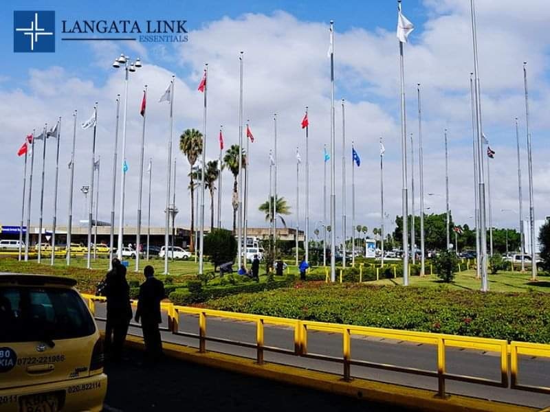 langatalink's tweet photo. What are some of the requirements of a re-entry pass?

✅Duly filled and signed form 16
✅Two recent passport-size photos
✅Copy of dependent pass slip
✅Copy of valid passport biodata page for the applicant and principal.
✅Proof of residence for the principal/entry permit slip https://t.co/zW34yFoje4
