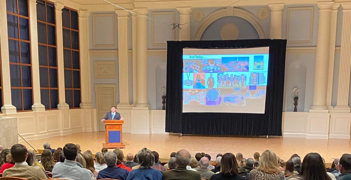 It was very special to be welcomed back to @SamfordU for the @SamfordArts lecture drawing students, faculty, and the community. I love talking about White House history, especially with such an interested and informed community. Thank you to all who attended! @WhiteHouseHstry