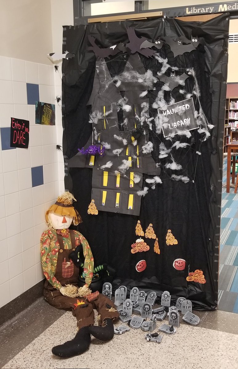 BCSMSHS's tweet photo. Homebase Door decorating contest!  Middle School Students had fun decorating the Library door! https://t.co/jHMjEnwr2J