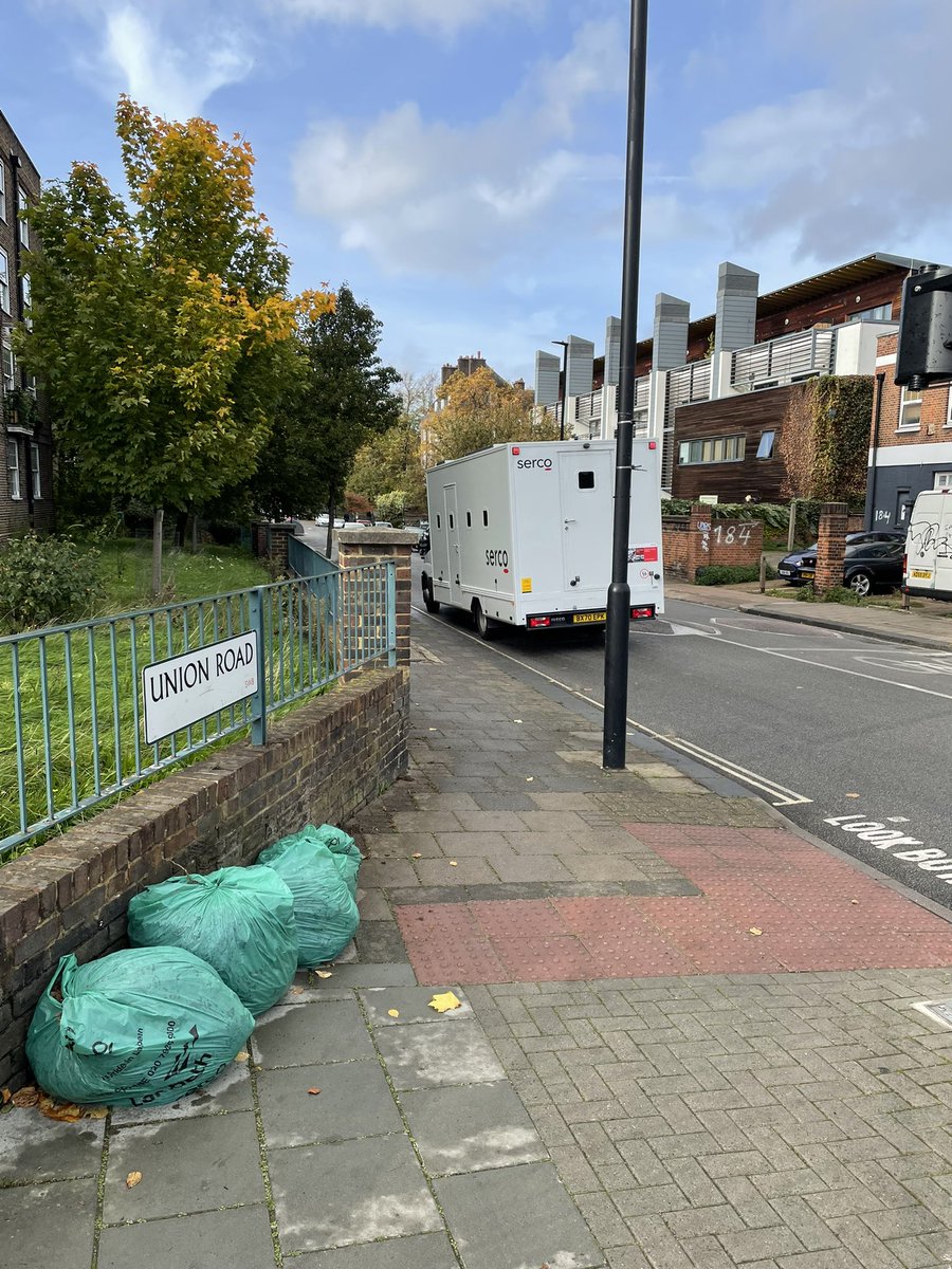 zoesqwilliams's tweet photo. Urgh this Serco van, blacked out windows, just passed me someone hammering for their life from inside and I've had it with living in this stinking Tory hell https://t.co/4Sg41o8nMH
